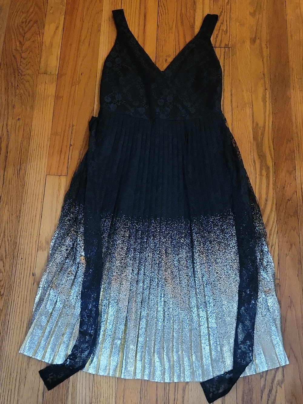 Black & Gold Formal Dress Like New. Size 8